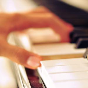 Nine人猛操少女逼小电影
